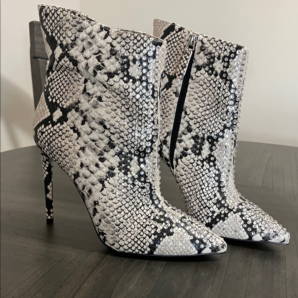 Snakeskin Patterned Stilleto Ankle Boots